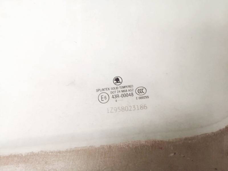 Skoda Octavia 2004 Door-Drop Glass - FRONT LEFT - Thumbnail 2