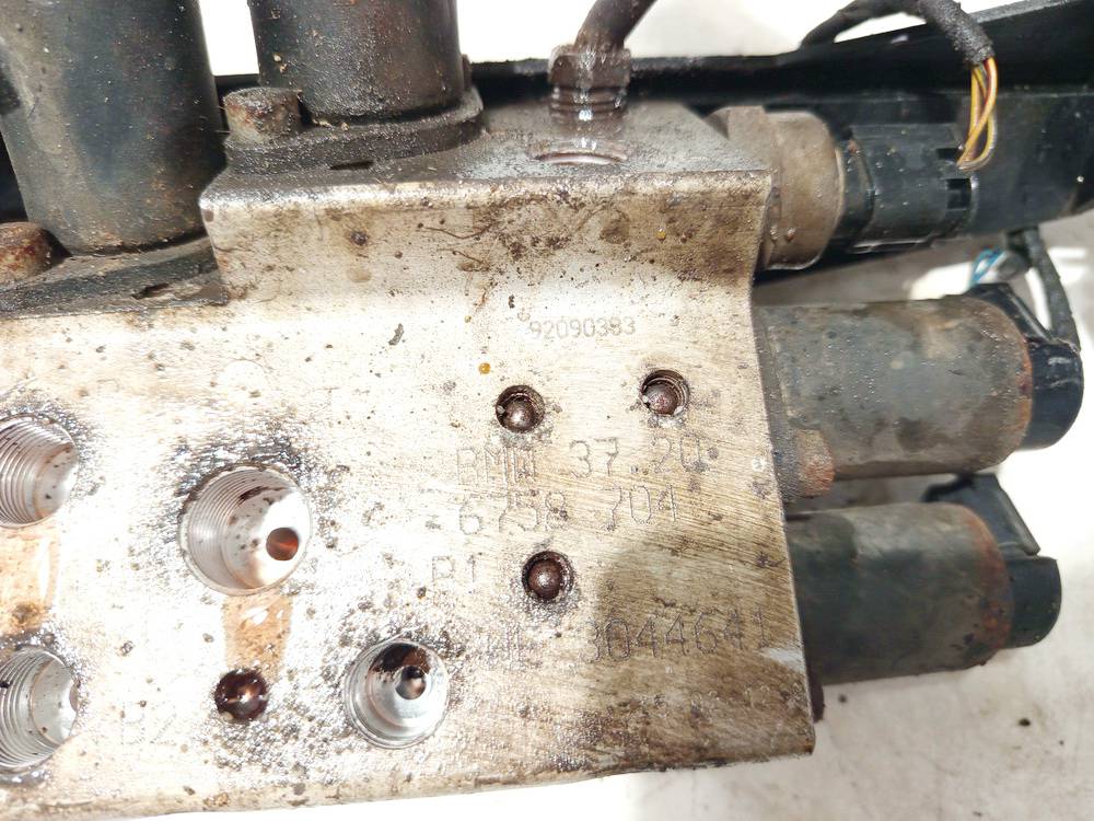 6758704 BMW 7-Series 2002 Hydraulic suspension pumps (Suspension Pump) - Thumbnail 3