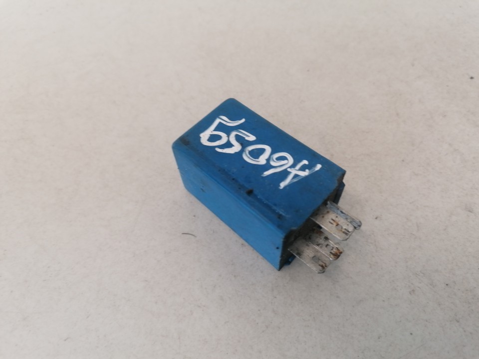 4DW00463905 4DW00463905, A71425 Relay module Renault Master 2005 2.5L
