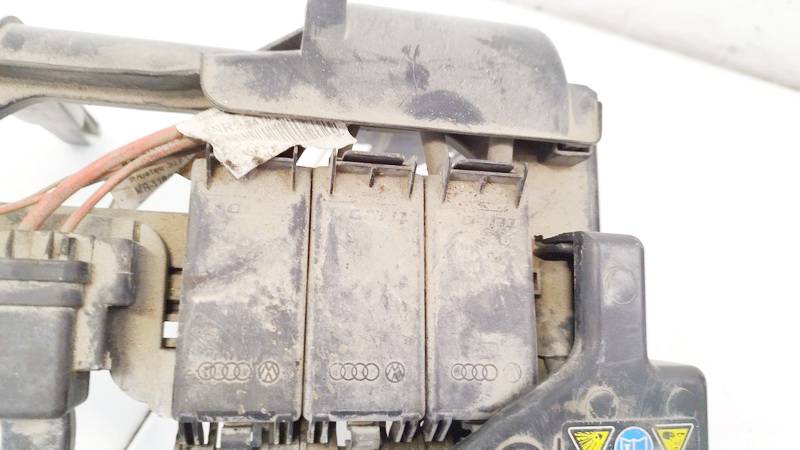 USEED Volkswagen Polo 2009 Fuse box - Thumbnail 3