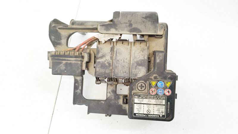USEED Volkswagen Polo 2009 Fuse box