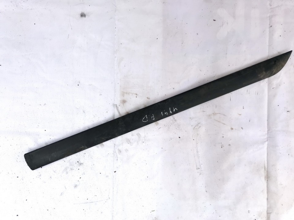 98ABF20938EW Ford Focus 1999 Durvju ārējais molding - PRIEKŠA PA LABI