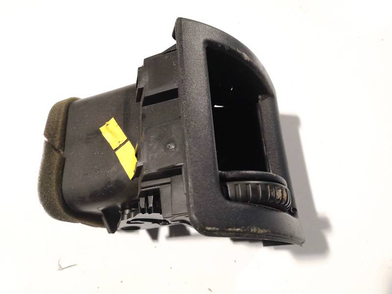 Opel Astra 2002 Wloty powietrza do kabiny