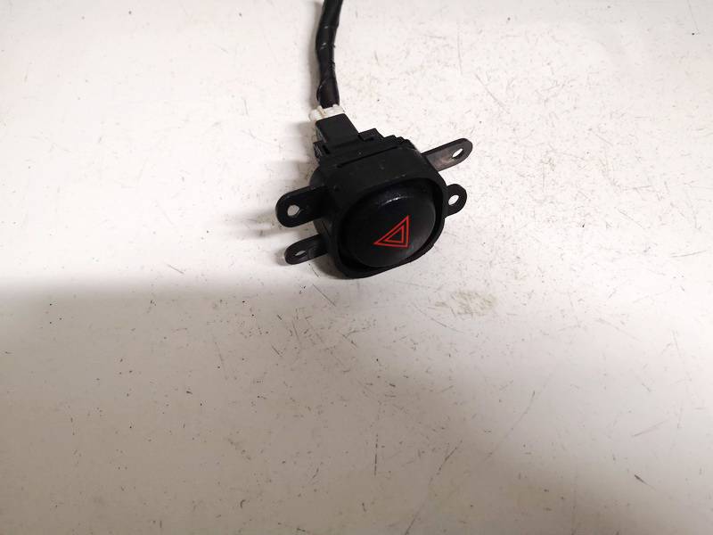 06019 Nissan Pathfinder 2006 Hazard switch