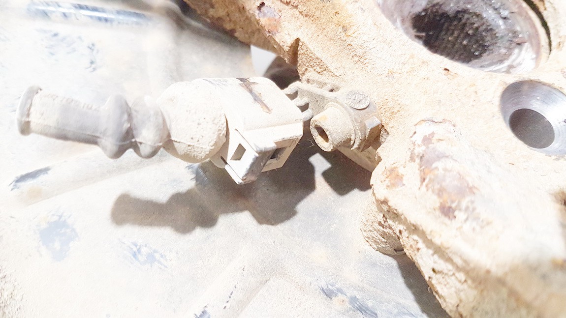 Skoda Octavia 2008 ABS devējs - PRIEKŠA PA KREISI - Thumbnail 2