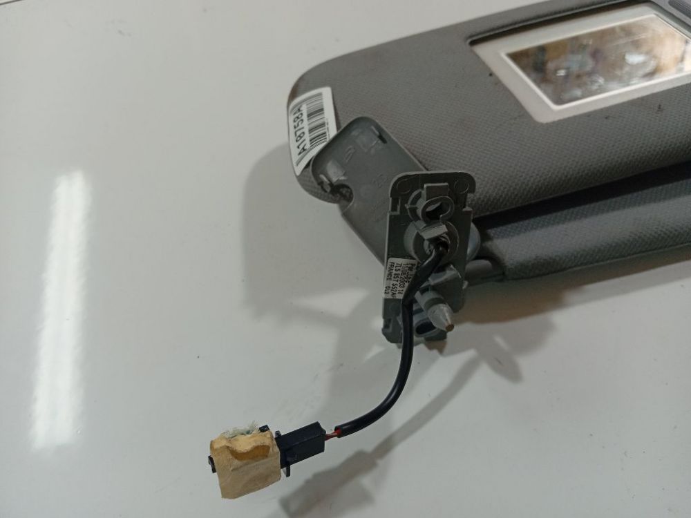 7L5857552AF Porsche Cayenne 2003 Sun Visor, With Light and Mirror and Clip - Thumbnail 3