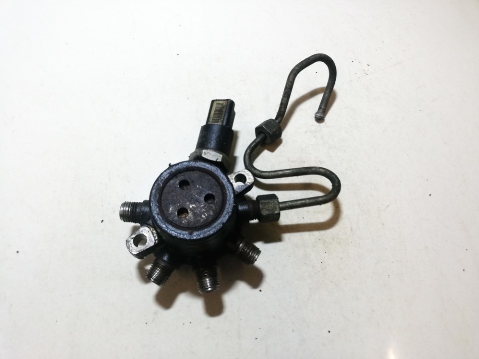 R9144Z010B Renault Clio 2003 Szyna Wtryskiwaczy