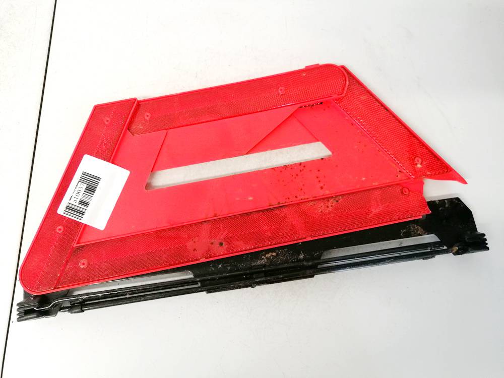 4B5860251E Audi A4 2006 Warning Triangle Integrated into Trunk