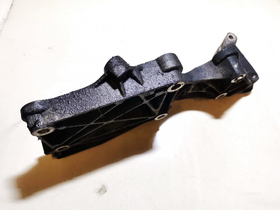 03G903113A Volkswagen Touran 2004 Variklio kronsteinas ir Greiciu dezes kronsteinas - Thumbnail 3