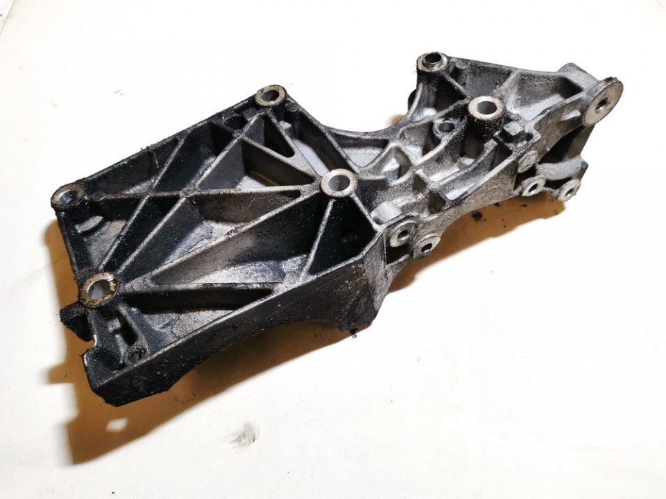 03G903113A Volkswagen Touran 2004 Variklio kronsteinas ir Greiciu dezes kronsteinas - Thumbnail 4