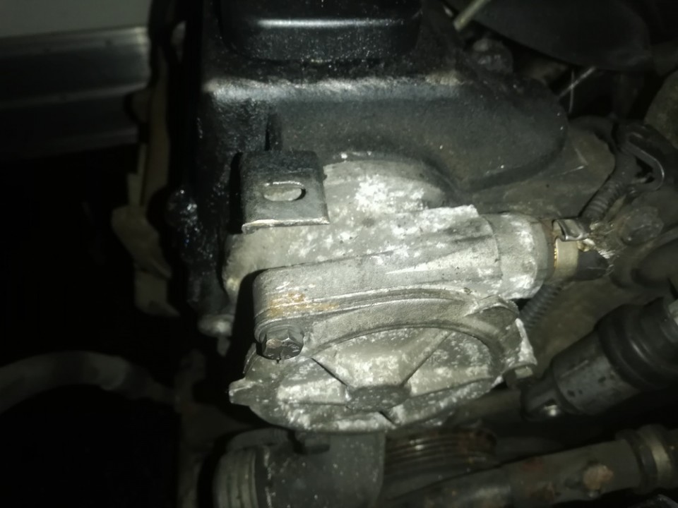 BMW 5-Series 1996 Stabdziu vakuumo siurblys