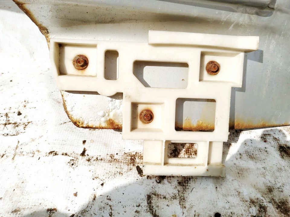 Volvo V70 1998 Bamperio laikiklis P.D. - Thumbnail 3