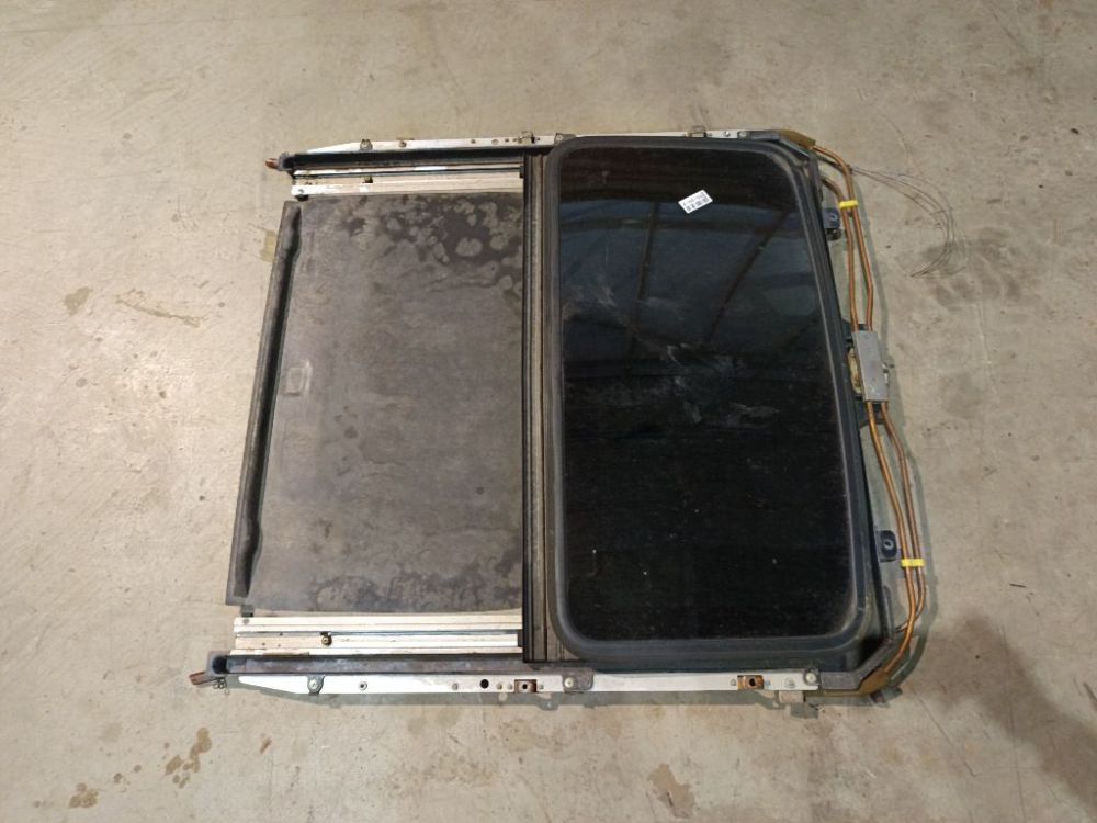 Toyota Yaris 1999 Store Vitre Toit Peut Être Ouvert Panoramique