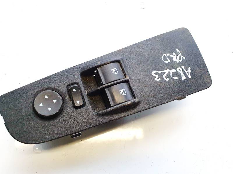 011650 Fiat Bravo 2010 Loga vadības poga (loga pacēlāja pogas)