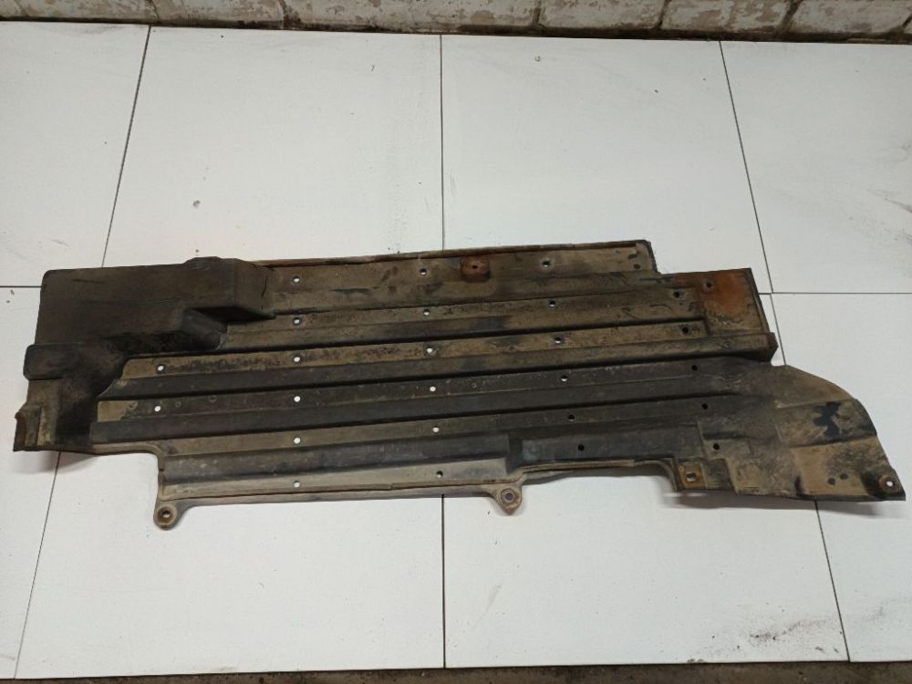 C23556343 Mazda 5 2006 Bottom protection