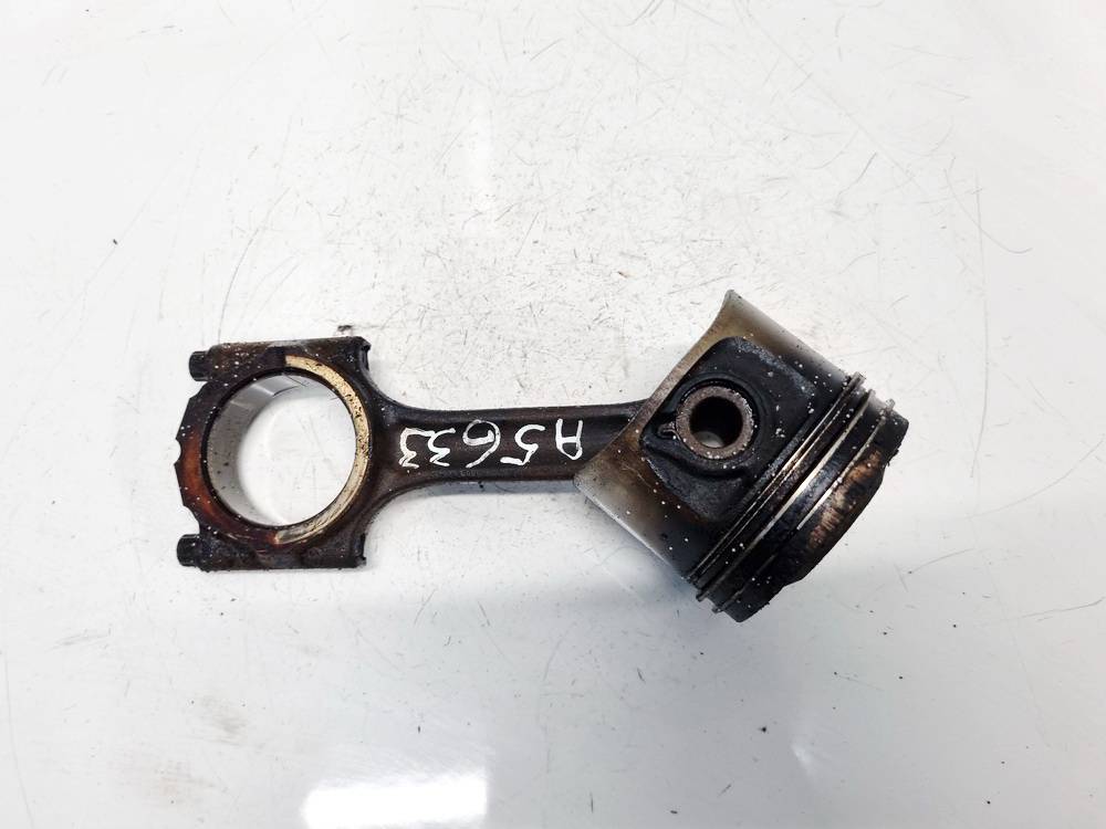 Volvo S40 1997 Tłok z korbowodem