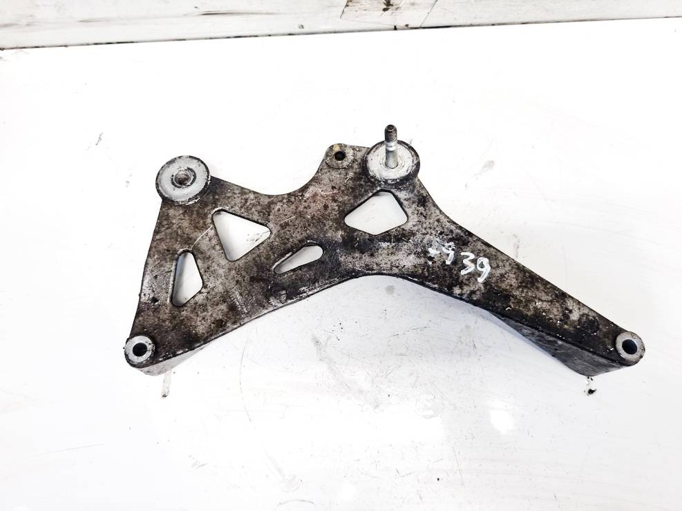 Isuzu D-Max 2010 Engine Mount Bracket and Gearbox Mount Bracket