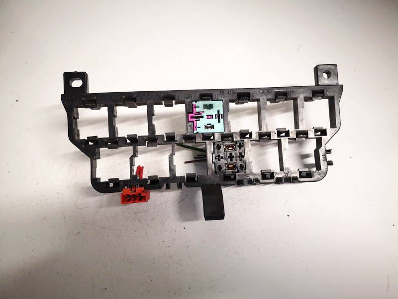8D0937503E Volkswagen Passat 2005 Connector