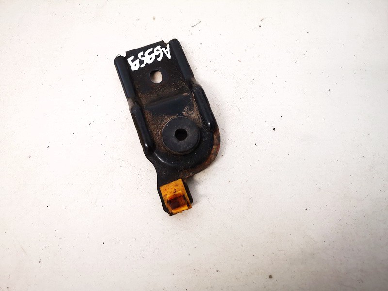 Subaru Forester 2002 Soporte de montaje del radiador - Thumbnail 3