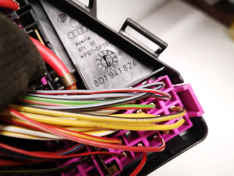 8D1941824 Volkswagen Passat 2005 Fuse box - Thumbnail 3