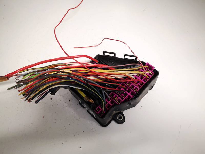 8D1941824 Volkswagen Passat 2005 Fuse box - Thumbnail 2