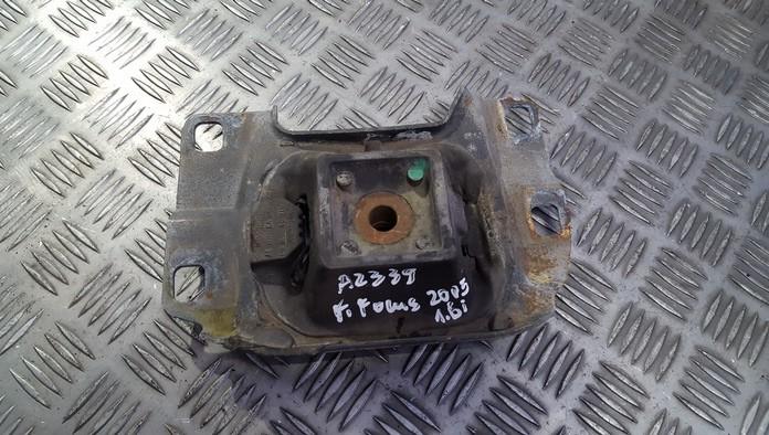 3M517M121 Ford Focus 2005 Variklio pagalves bei Greiciu dezes pagalves