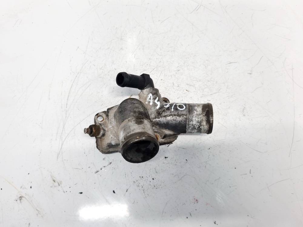 V290892 Opel Vectra 2000 Termostato korpusas