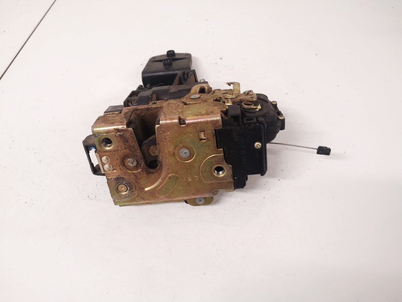 3B1837016A Volkswagen Passat 1997 Door Lock Mechanism - FRONT RIGHT
