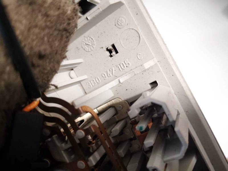 3B0947105C Volkswagen Touran 2004 Interior Light - FRONT - Thumbnail 3