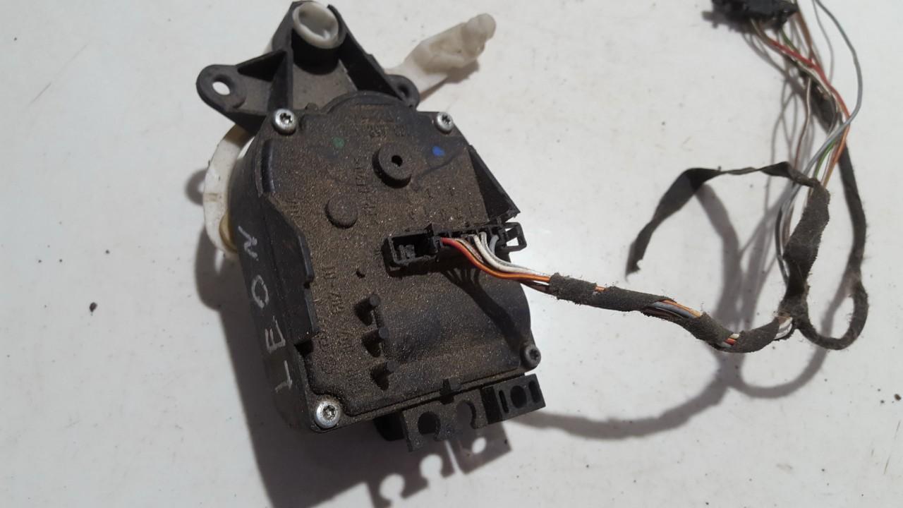 1J2907511A Audi A4 1998 Heater Vent Flap Control Actuator Motor