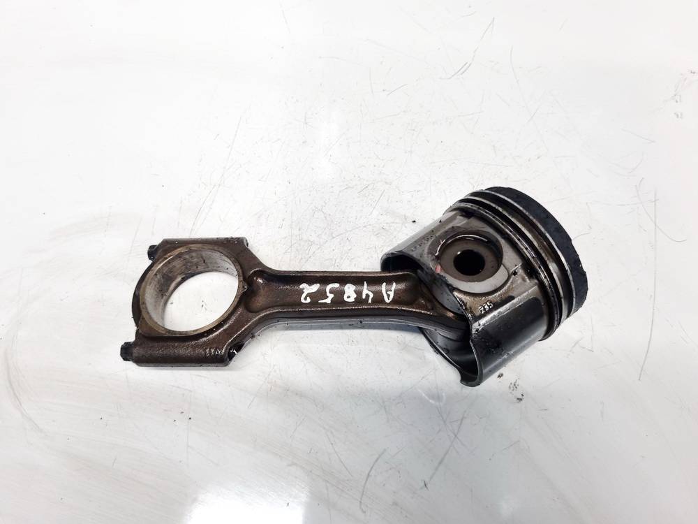Opel Vectra 2000 Piston and Conrod (Connecting rod)