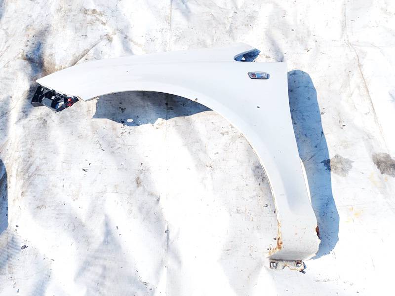 Opel Corsa 2009 Spārns - PRIEKŠA PA KREISI