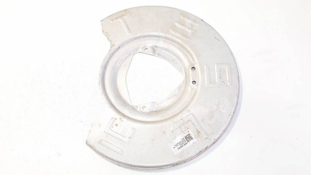 104466200B Tesla Model Y 2023 Takajarrulevyn suojus - EDESSÄ OIKEALLA - Thumbnail 3