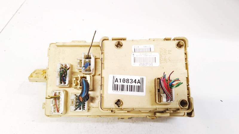 8264105020A Toyota Avensis 2006 Fuse box