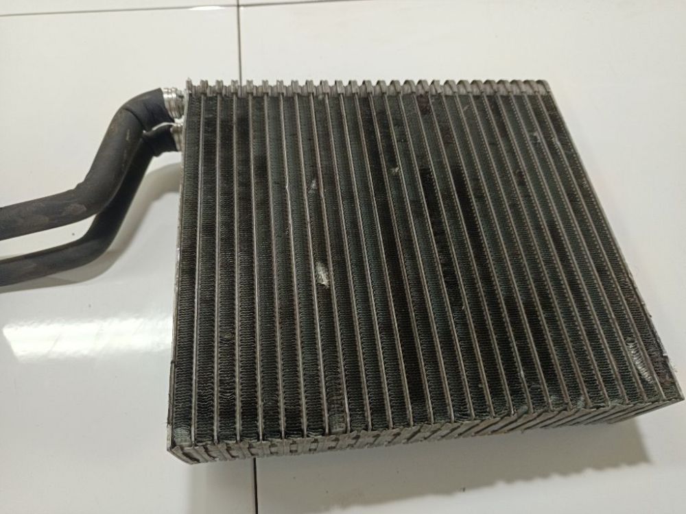 9839840 Audi A4 2005 Chłodnica klimatyzacji - Thumbnail 2