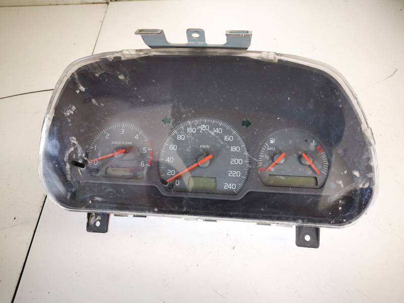 30889706 Volvo S40 2001 Spidometras - prietaisu skydelis