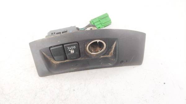8691530 Volvo V50 2002 Traction control switch button (ASR Switch Anti-slip regulation)