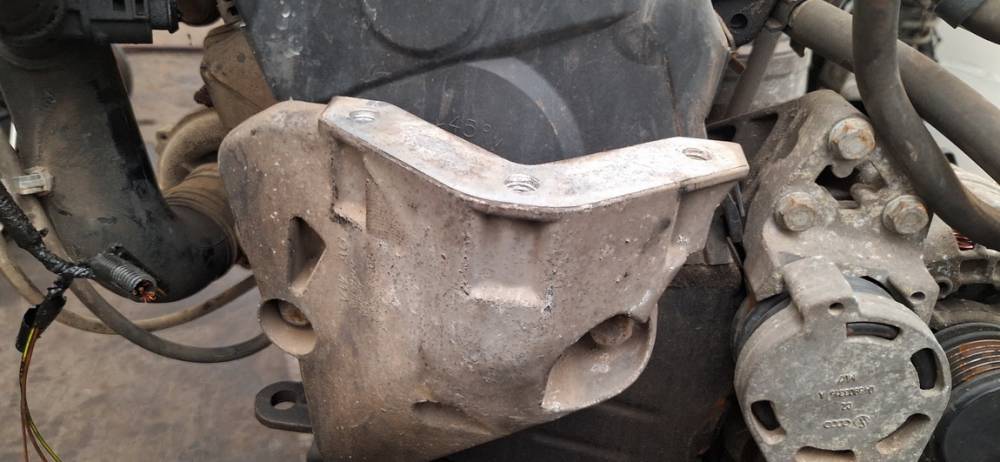 045199207M Volkswagen Polo 2008 Engine Mount Bracket and Gearbox Mount Bracket