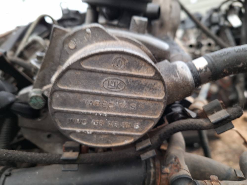 038145101B Volkswagen Golf 2001 Bremžu vakuuma sūknis