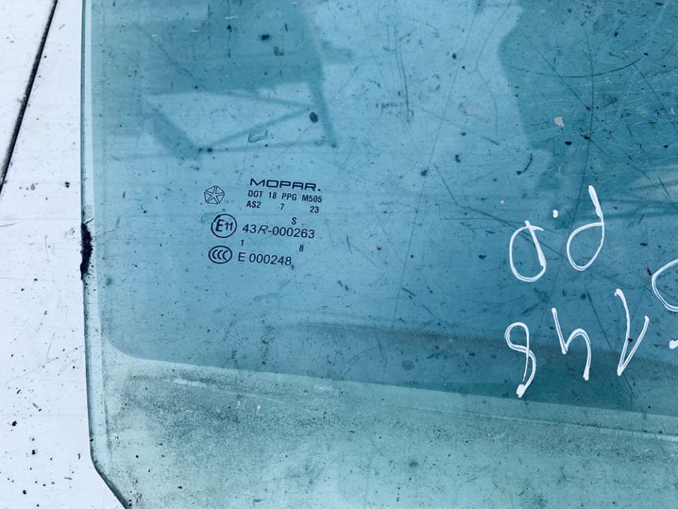 Chrysler 300C 2009 Door-Drop Glass - FRONT RIGHT - Thumbnail 2