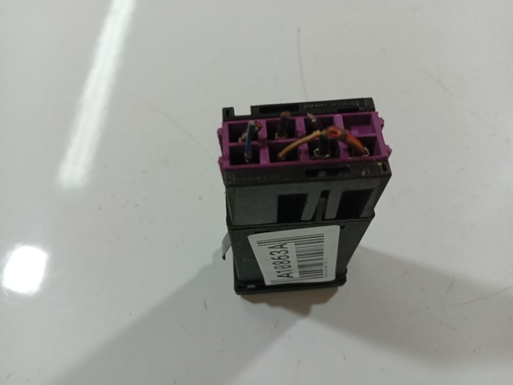 8D0941509C Volkswagen Passat 1997 Hazard switch - Thumbnail 3