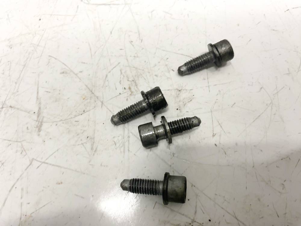 Fiat 500 2013 Śruba tarczy