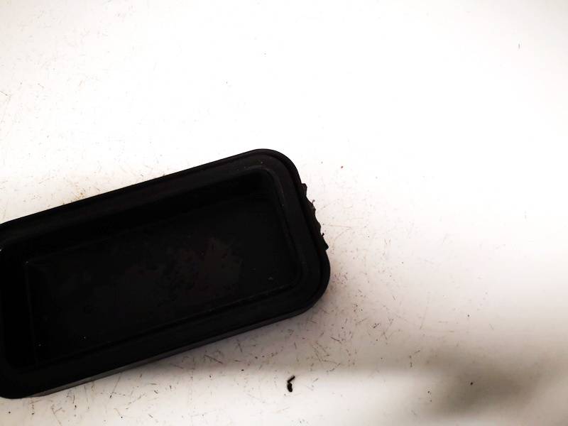 96359600 Volkswagen Bora 1999 Headlight bulb dust cover cap - FRONT - Thumbnail 3