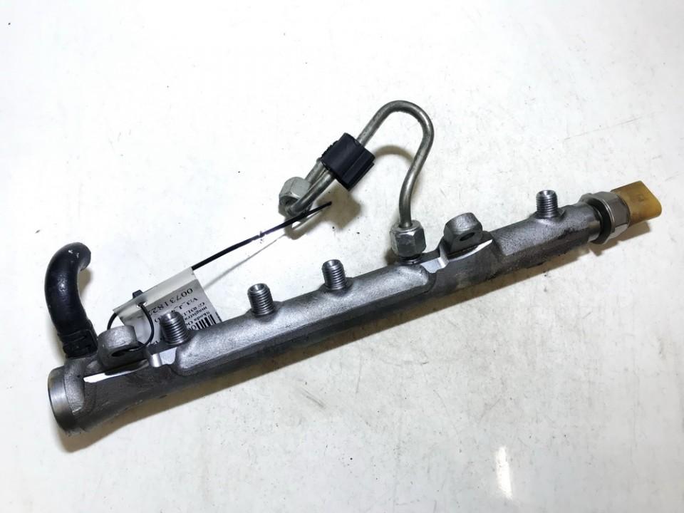 03L130089B Skoda Octavia 2011 Fuel injector rail (injectors)(Fuel distributor)