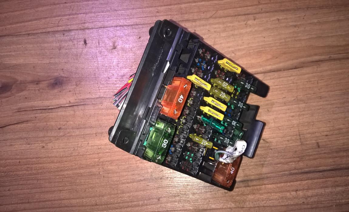 Opel Omega 1996 Fuse box
