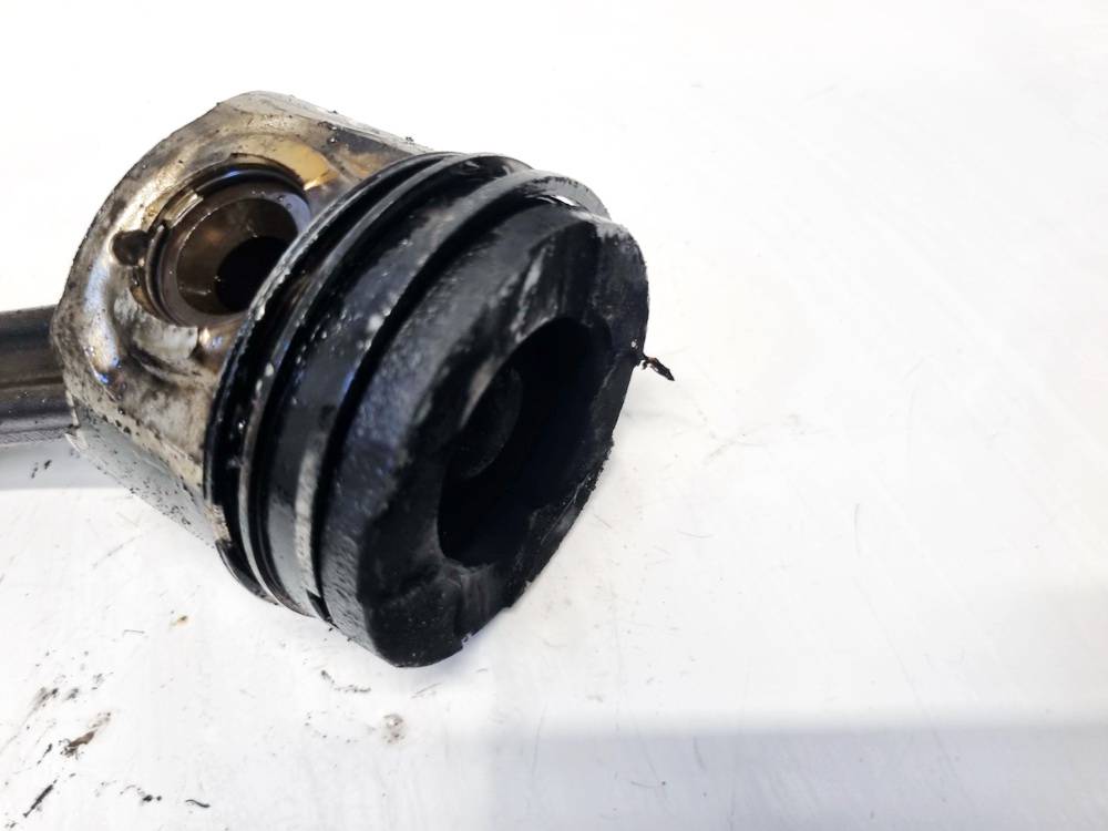 Citroen Xsara Picasso 2004 Tłok z korbowodem - Thumbnail 2