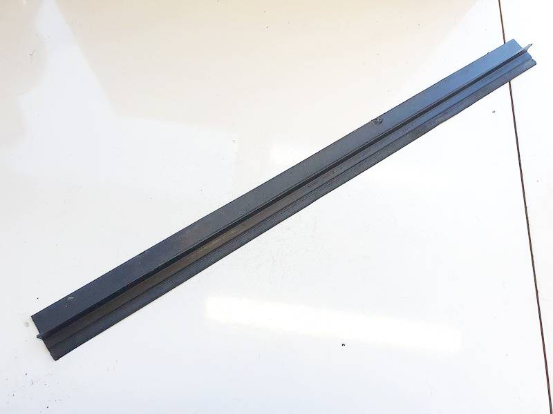 Mitsubishi Grandis 2005 Durvju ārējais molding - AIZMUGURE PA KREISI - Thumbnail 3