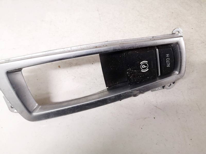921759401 BMW 5-Series 2013 Кнопка фиксатора стояночного тормоза
