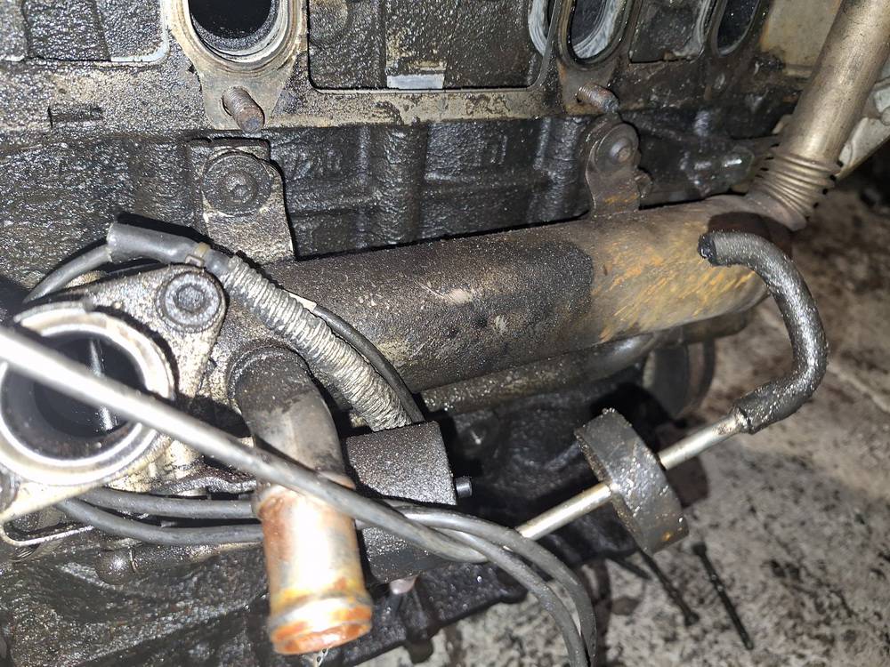 Volkswagen Passat 2005 EGR ausintuvas (Ismetamuju duju ausintuvas (EGR)) - Thumbnail 2