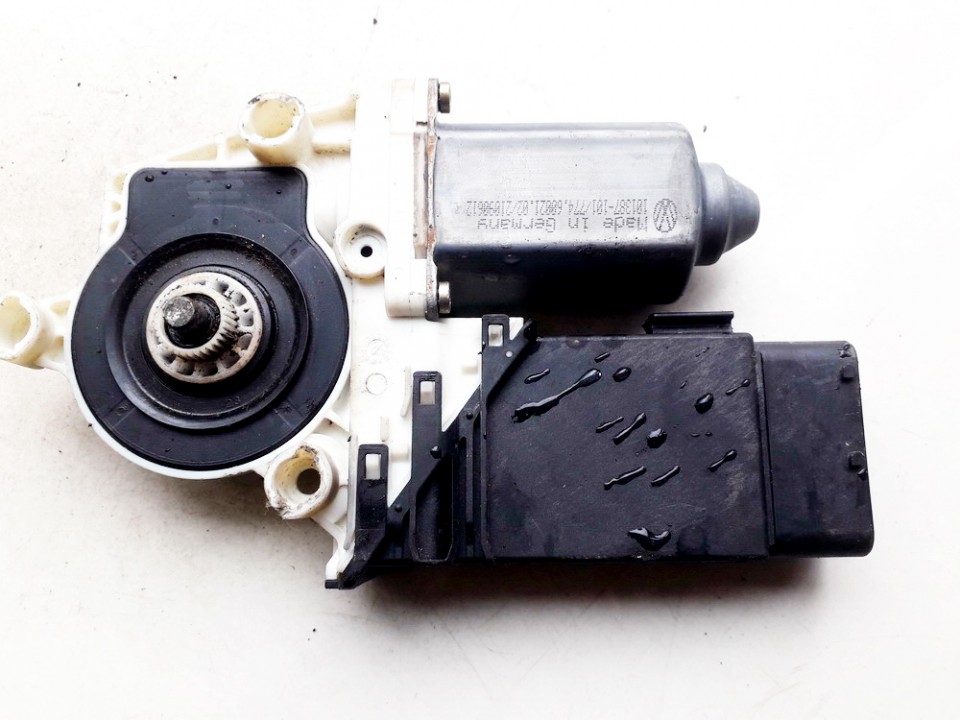 1J1959801C Volkswagen Golf 2000 Window Motor - FRONT LEFT